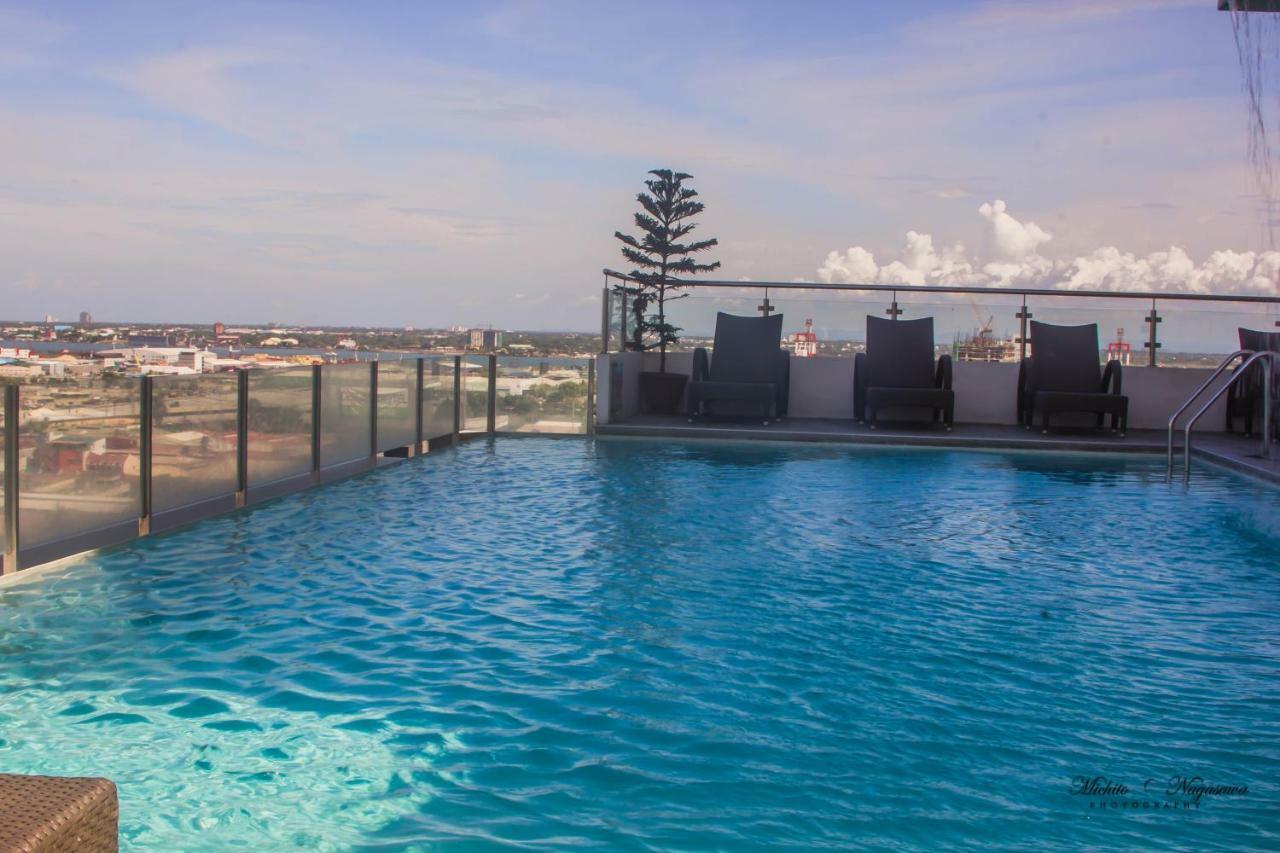 Mabolo Garden Flat A1 Rooftop Pool Near Ayala Mall Apartment Cebu Exterior photo